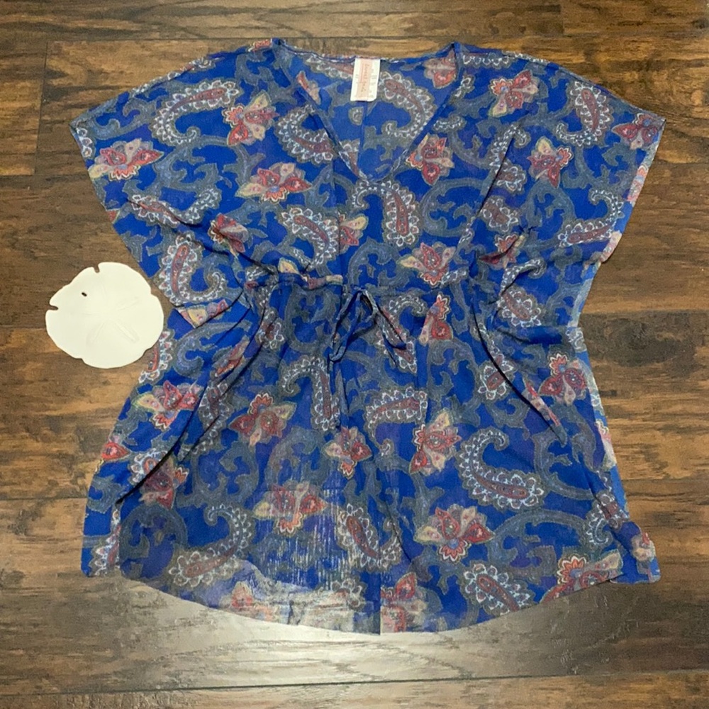 Sweet Pea  blue paisley top - L